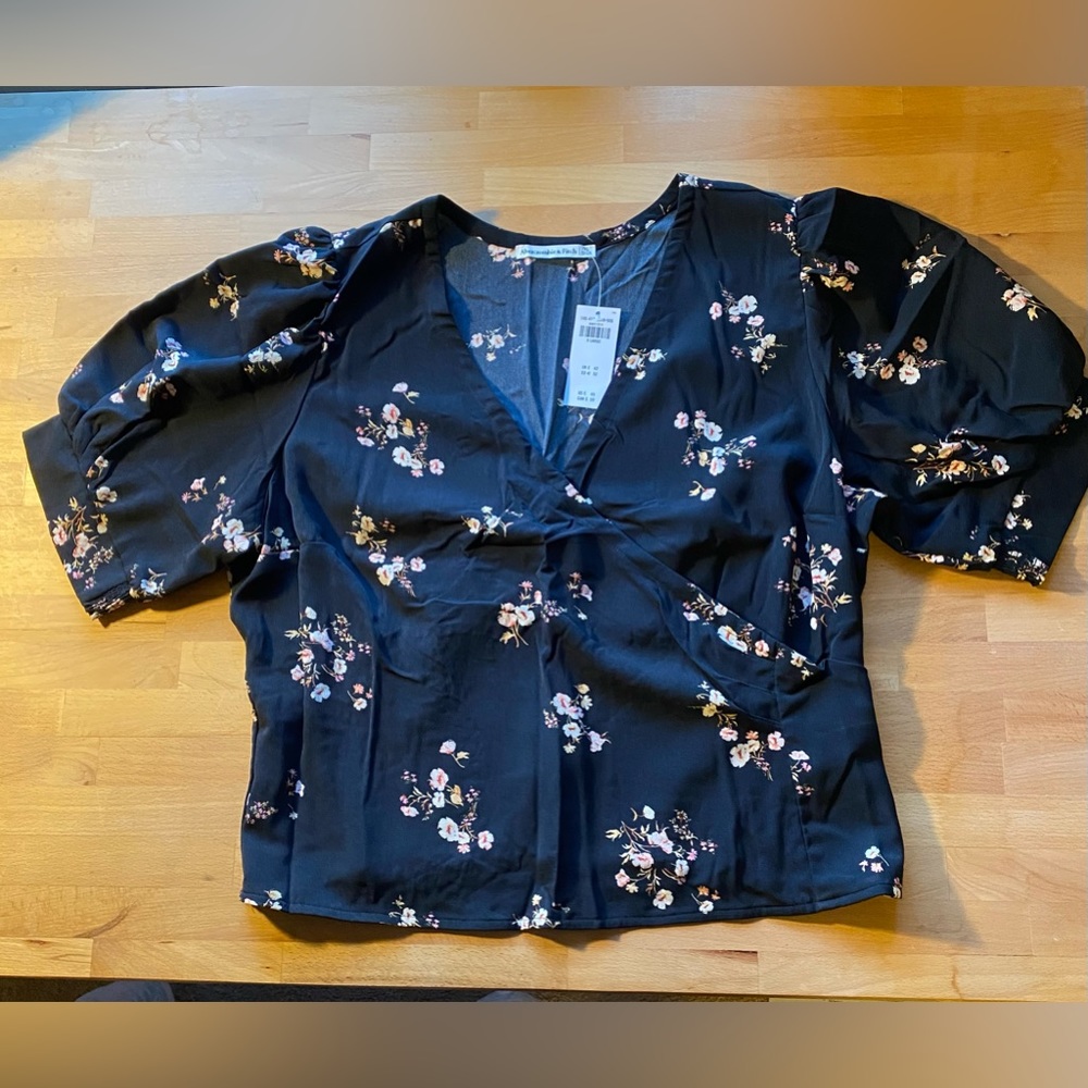 NWT Abercrombie and Fitch Black Floral Blouse